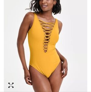 Bleu by Rod Beattie Women's Core Lace Down Mio One-Piece Swimsuit Lattice 10